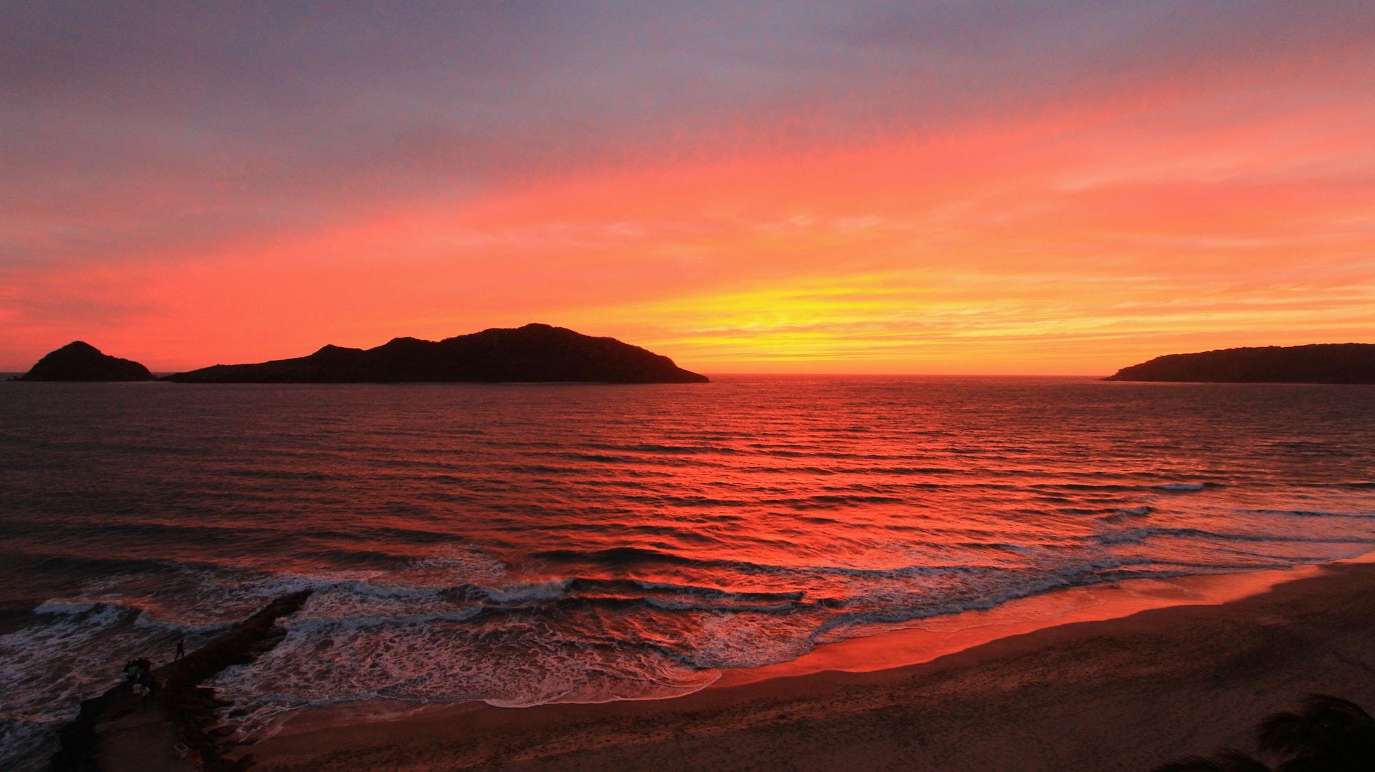 Las Flores Beach Resort Mazatlán Buitenkant foto