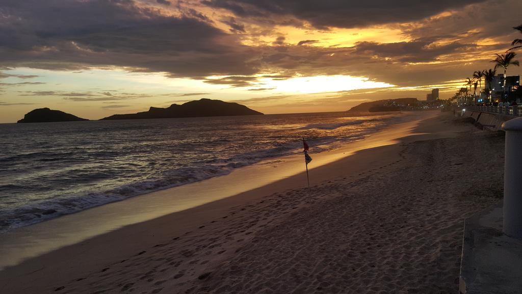 Las Flores Beach Resort Mazatlán Buitenkant foto