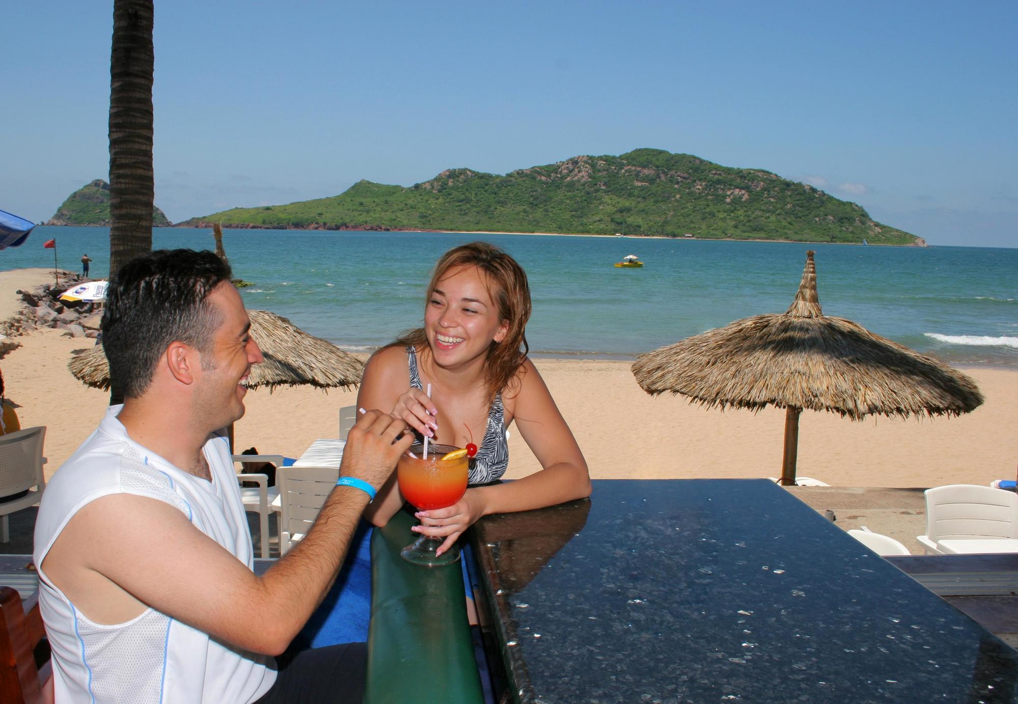 Las Flores Beach Resort Mazatlán Buitenkant foto
